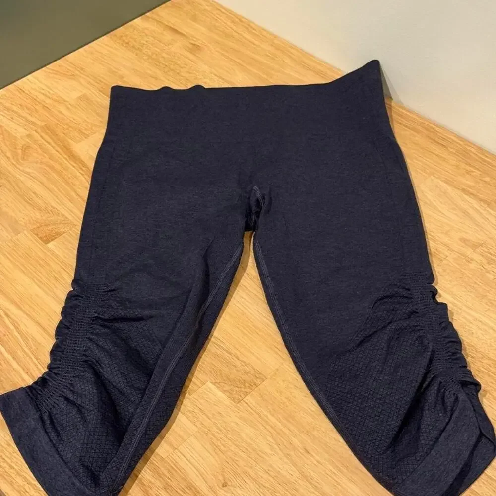 Lululemon Navy Blue Ruched Crop Leggings Size 6 Textured Yoga Pants